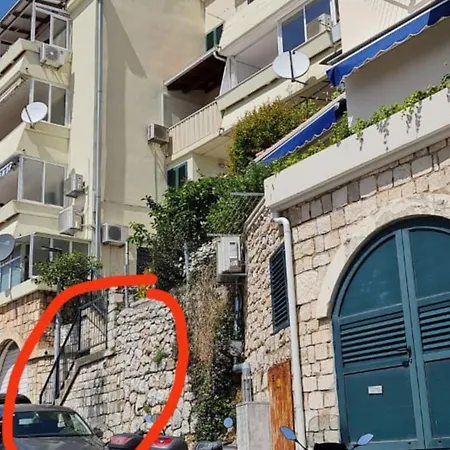 Charming With Terrace And Old Town View Ντουμπρόβνικ