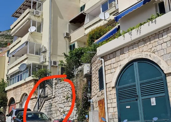 Charming With Terrace And Old Town View Ντουμπρόβνικ