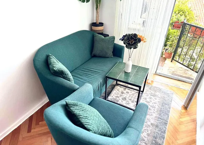 Charming With Terrace And Old Town View *